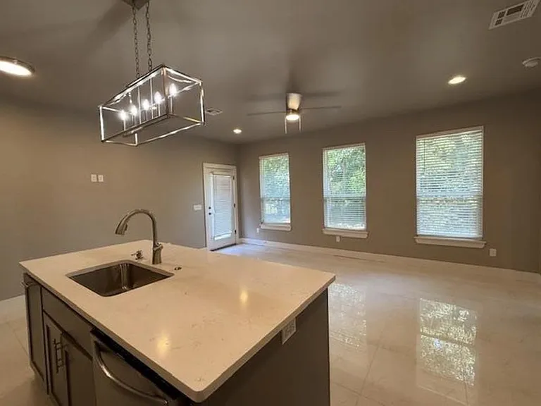 604 Abadan Dr — Photo 7