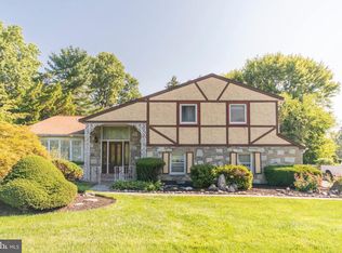 973 Milkweed Ln, Huntingdon Valley, PA 19006