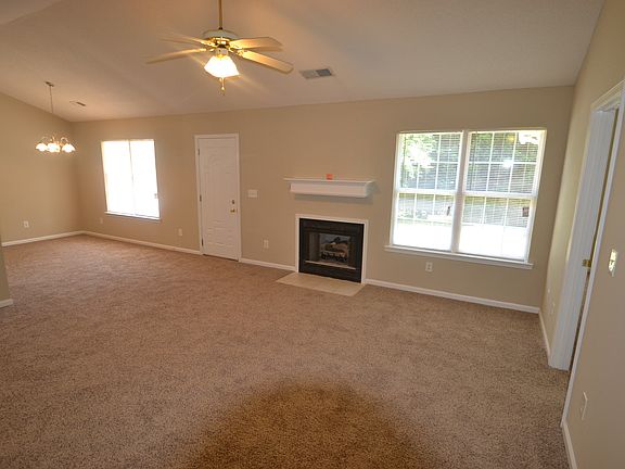 3rd image of 6118 Country Walk Dr