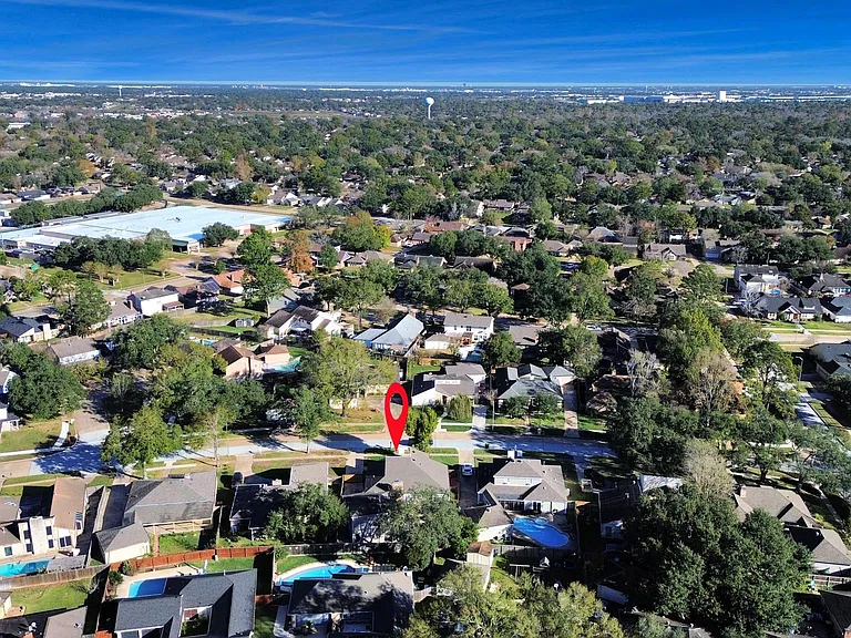 15715 Creekhaven Dr — Photo 43