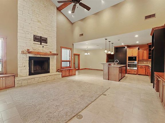 2nd image of 328 Rivercrest Dr