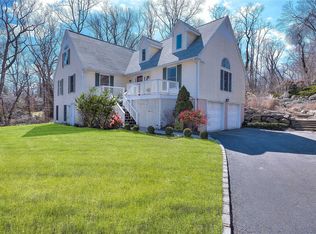 52 Southdown Rd, Huntington, NY 11743