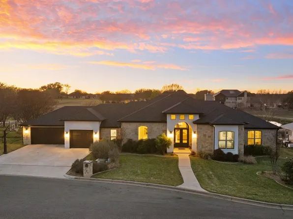 146 Pinehurst, Meadowlakes, TX 78654