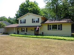 44 Mendota Dr, Rochester, NY 14626