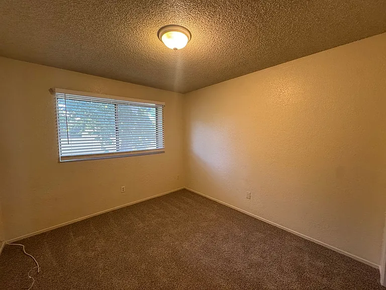 4208 White Ln — Photo 7