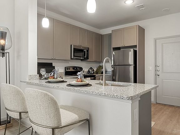 2nd image of 1101 Halsey Dr #4960927