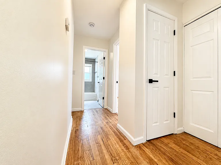 12524 Prospect Ave — Photo 11