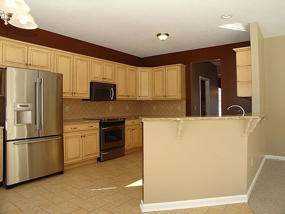 5th image of 4 Magnolia Way