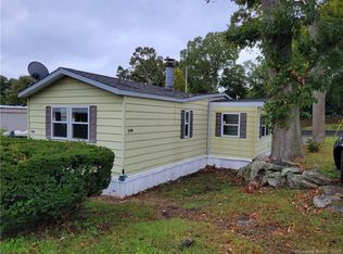 122 Candlewood Rd, Groton, CT 06340