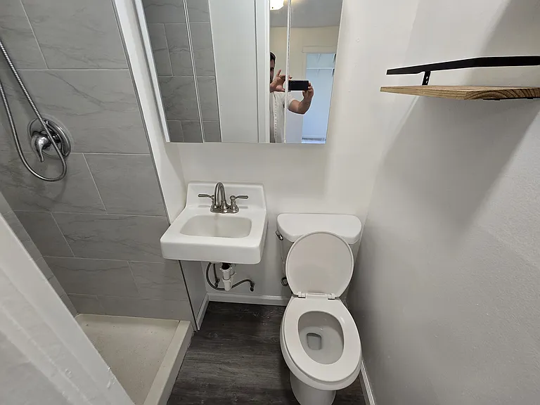 10910 Valley Ave E #10910 — Photo 3