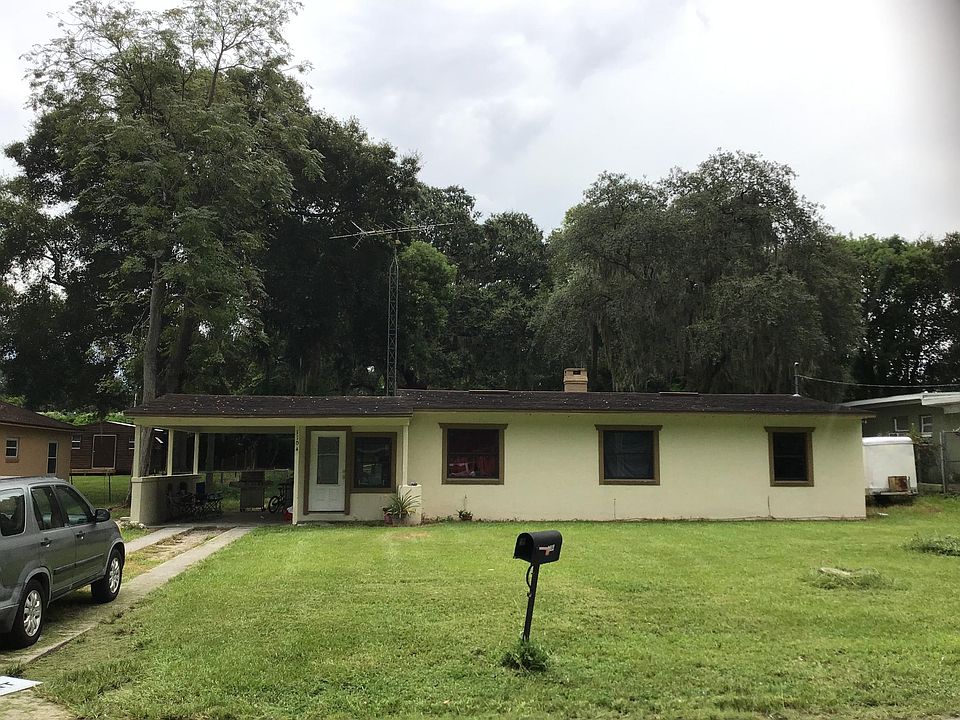 1st image of 1104 Oak Dr