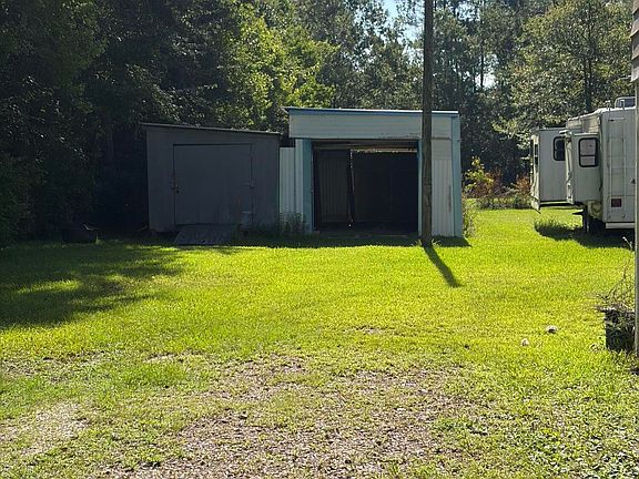 2nd image of 17166 Gardenia St