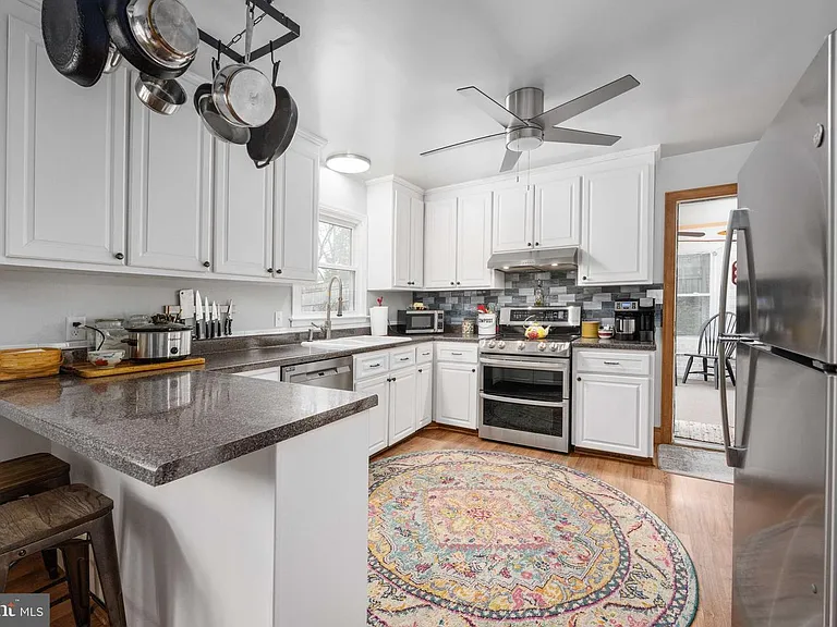 1705 Sherwood Dr — Photo 12
