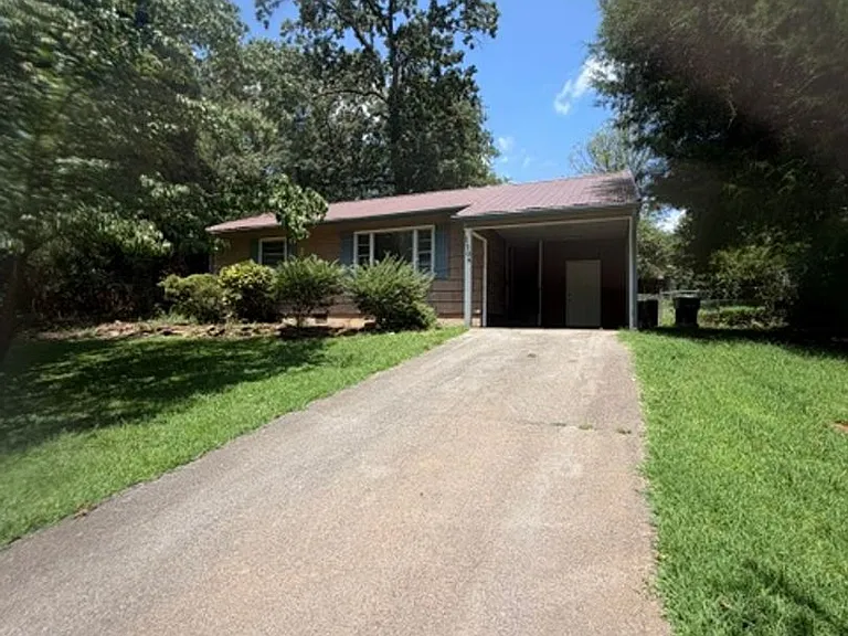 1109 Tapoco Ave — Photo 2