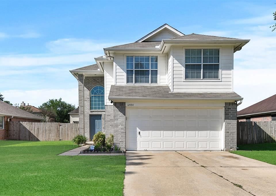 1st image of 12454 W Beaupre Point Dr