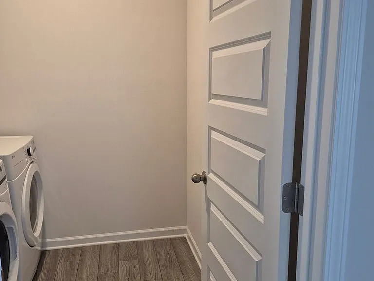 618 Blaven St — Photo 13
