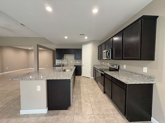 4th image of 37921 W Santa Monica Ave