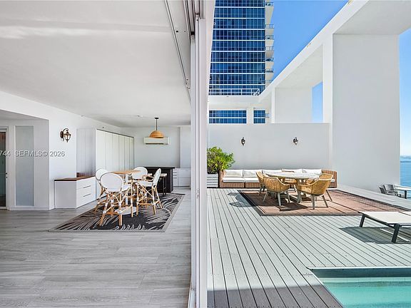 2nd image of 1040 Biscayne Blvd APT 4602