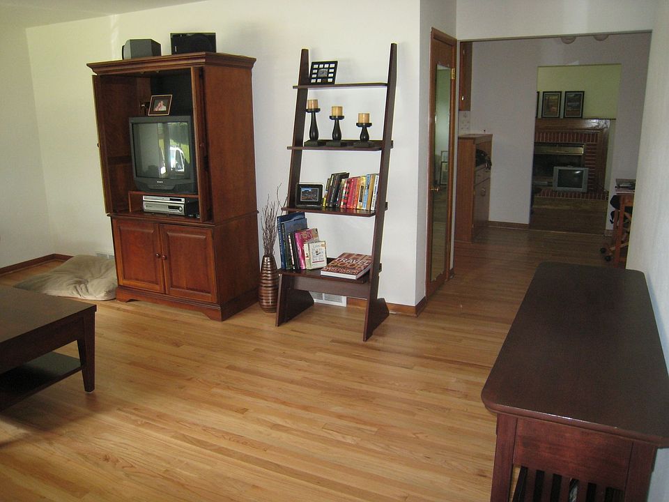 2nd image of 25 Walworth Ct