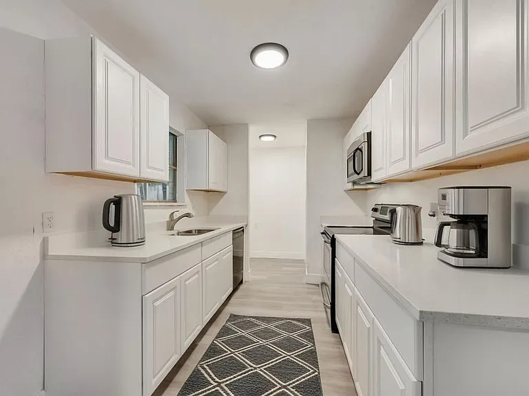 6048 Hillcrest Dr — Photo 5