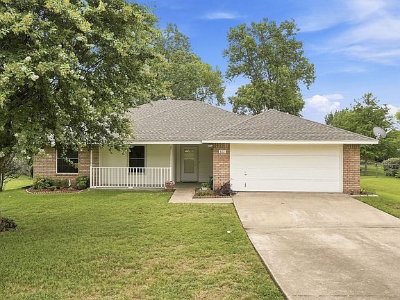 3rd image of 122 Lynnie Penny Ln