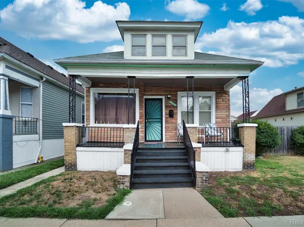 3911 Yemans St, Hamtramck, MI 48212