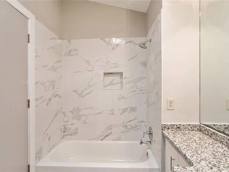 4200 Gunnin Rd — Photo 55