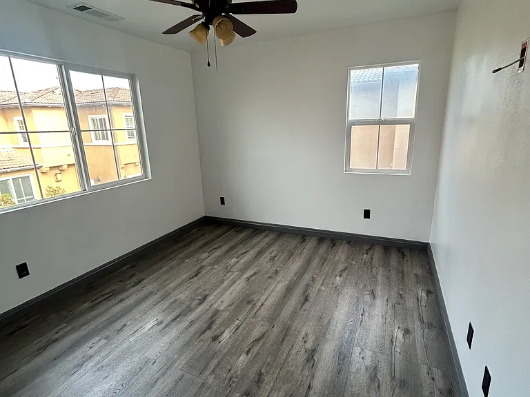 3630 W Medici Ln — Photo 10