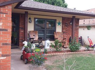 12415 SW 14th St, Yukon, OK 73099