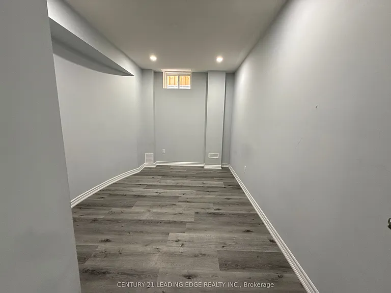 11 Northern Breeze Cres #LOWER — Photo 6