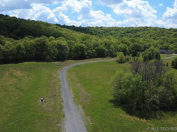 2nd image of 428 S Thunder Rd