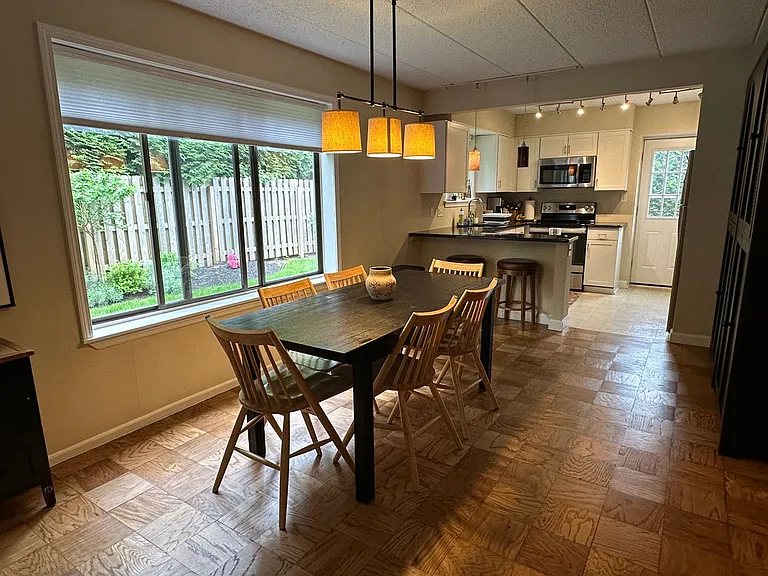 411 W Conestoga Rd — Photo 8