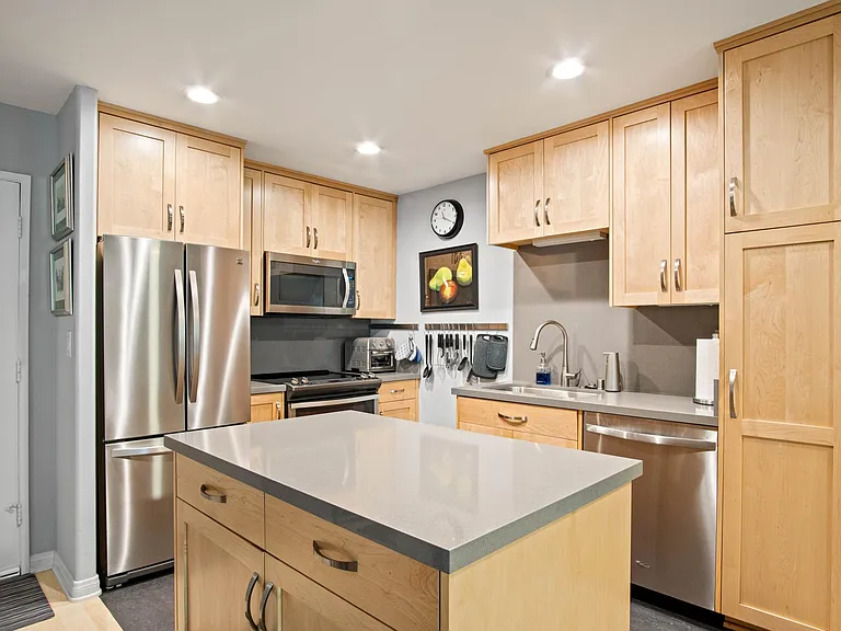 11645 Montana Ave #228 — Photo 9