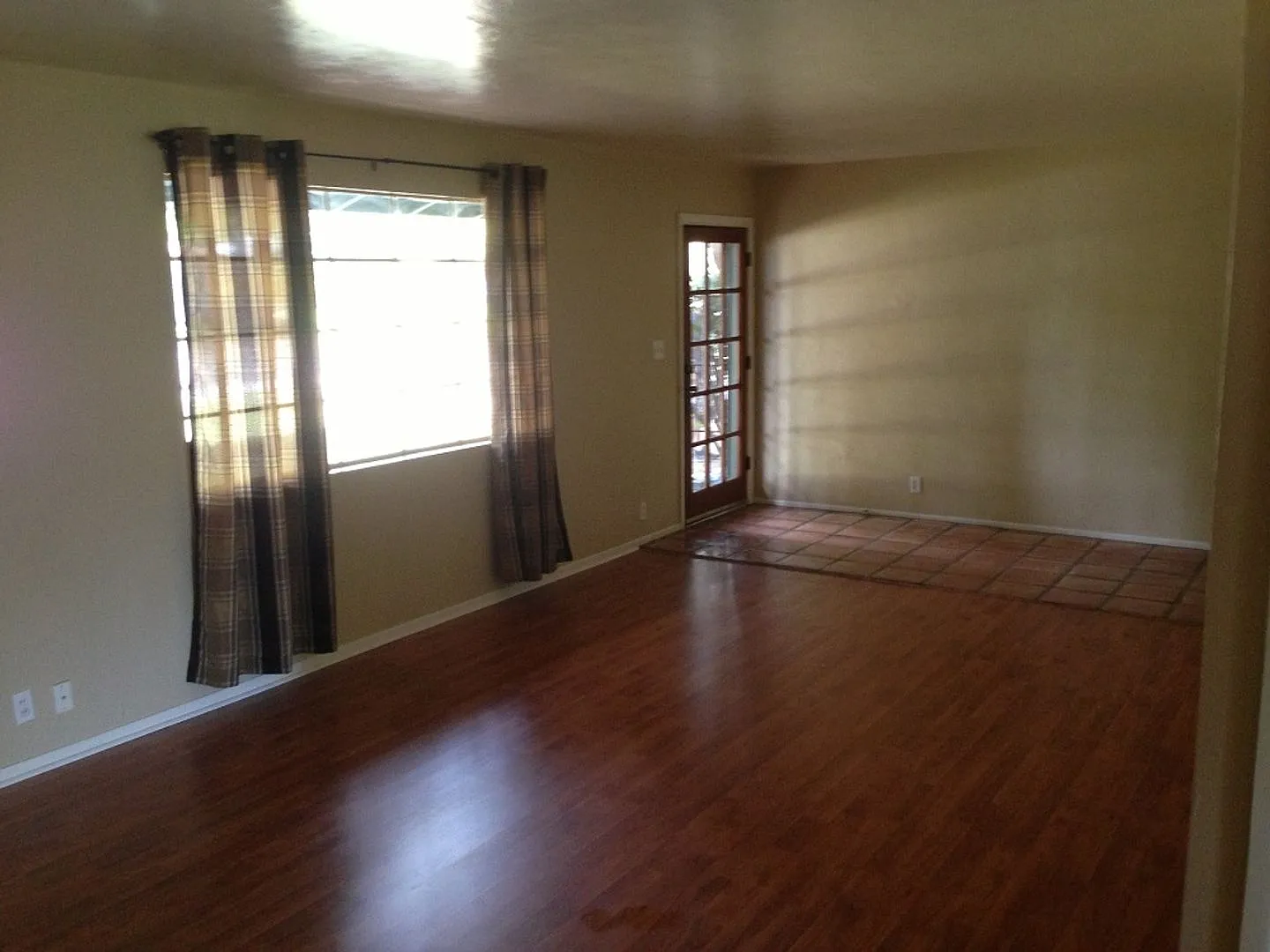 4 Bedroom in Hudson Park off Cedar — Photo 2