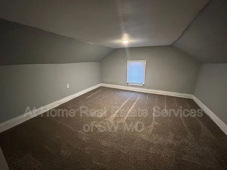 729 E Garfield St — Photo 12