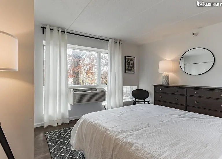 205 Mineola Blvd #2I — Photo 23