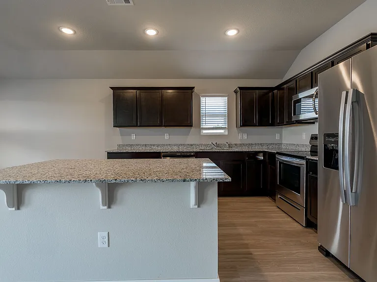 1721 Forest Dr — Photo 8