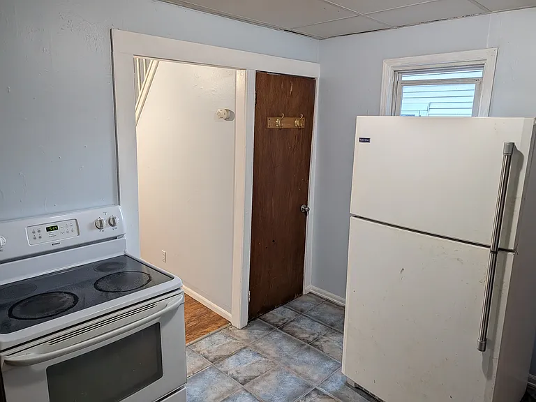 9 Thomas Ct #9 — Photo 8