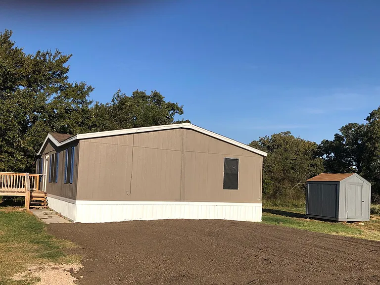 125 Private Road 1301 — Photo 2