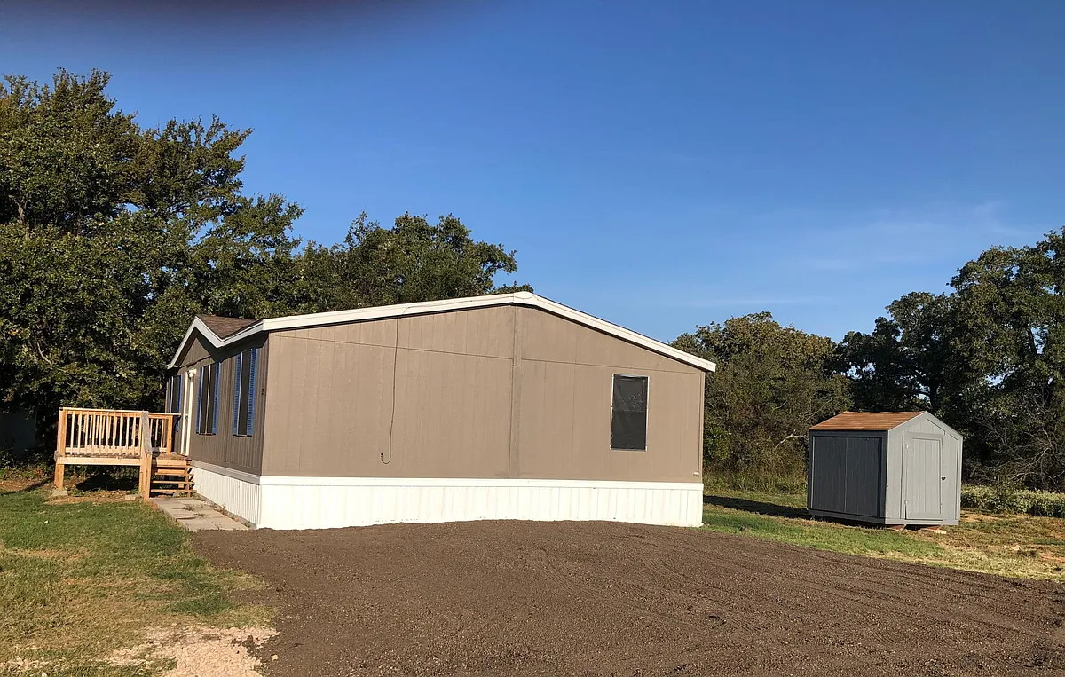 Building Photo - 125 Private Road 1301