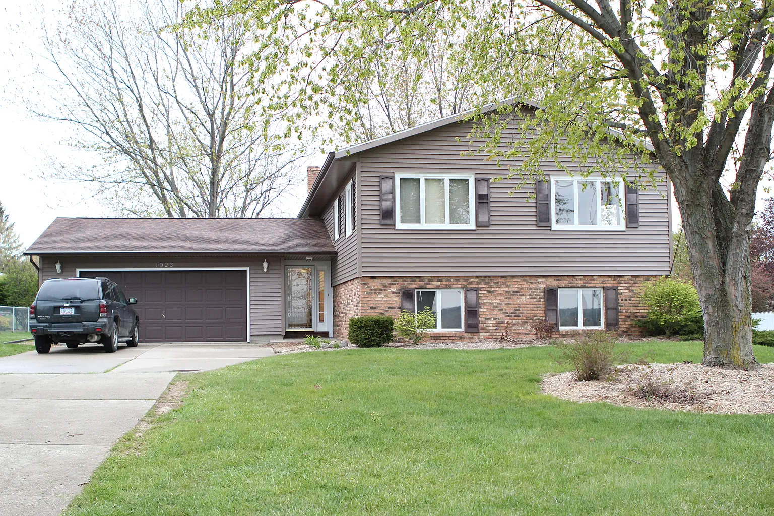 1023 N Cochran Ave photo 1