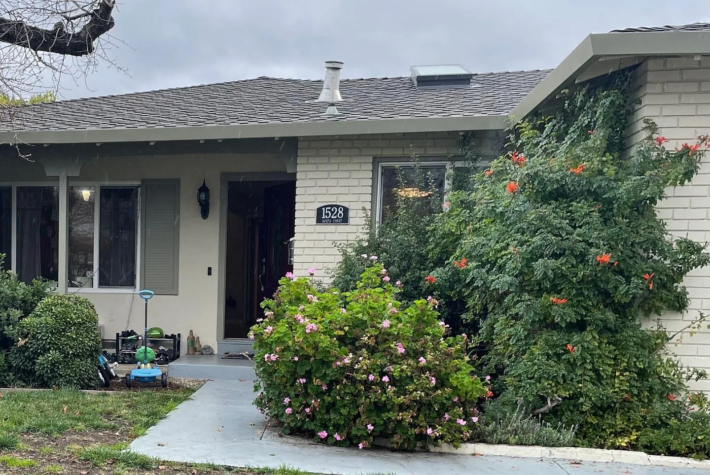 1528 Arata Ct photo 1