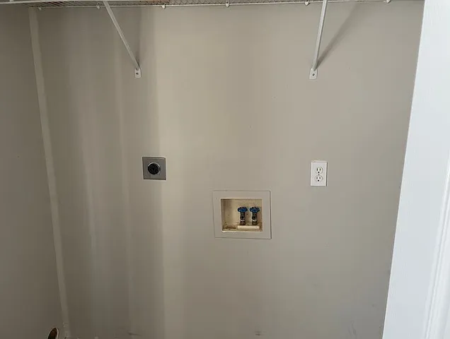 6004 Susan Cir #B — Photo 9