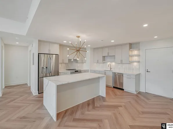 128 N 13th St APT 1010, Lincoln, NE 68508