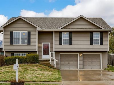 1106 Coneflower St, Smithville, MO, 64089