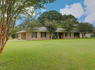 104 Hulin Rd, Broussard, LA 70518