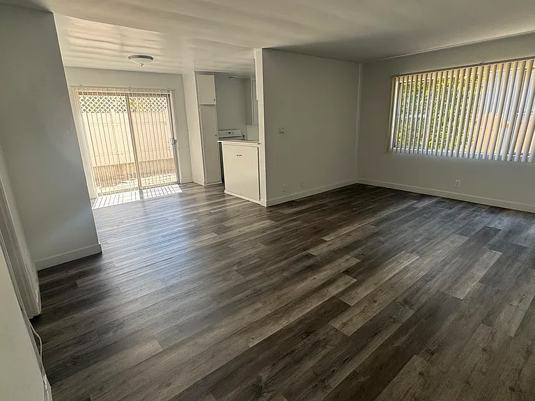 1132 S Holt Ave #3 — Photo 15