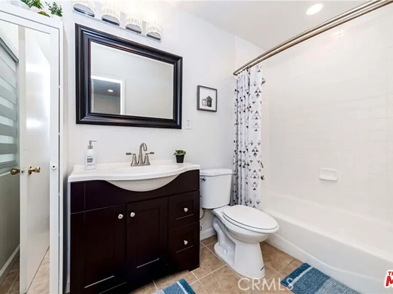 1238 S Muirfield Rd — Photo 13