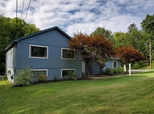 11 Morningside Dr, Latham, NY 12110