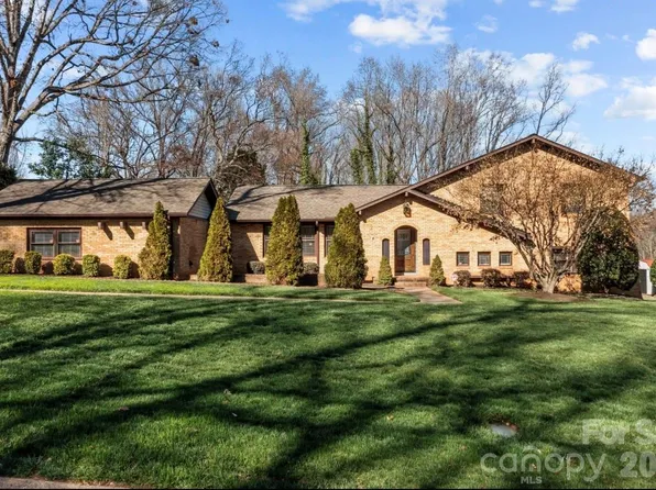 6621 Fair Lawn Rd, Charlotte, NC 28215